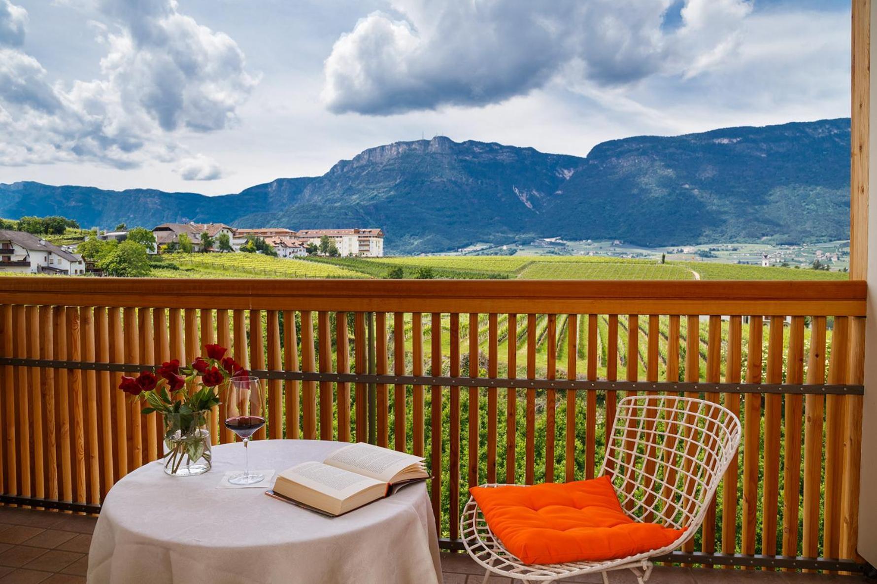 Hotel Girlanerhof Appiano Sulla Strada Del Vino Oda fotoğraf