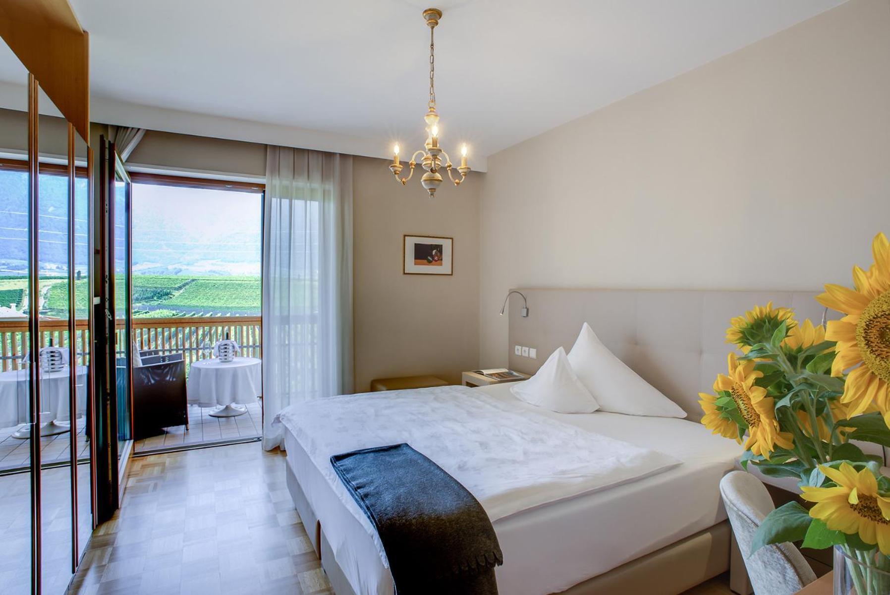 Hotel Girlanerhof Appiano Sulla Strada Del Vino Oda fotoğraf
